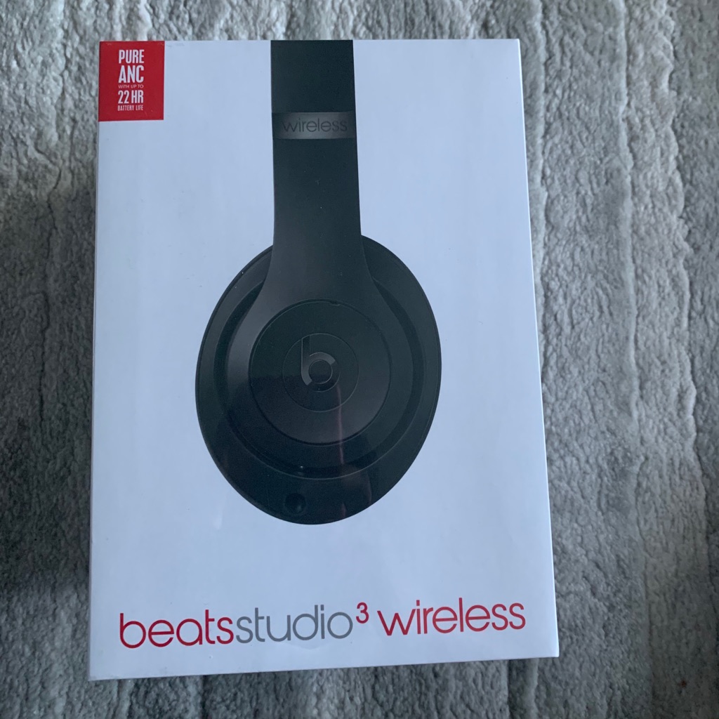 Brand New Beats Solo3s Wireless